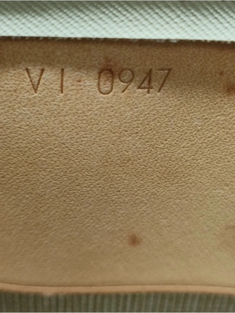 Louis Vuitton Monogram Canvas Travel or gym bag in Brown with Tan Trim